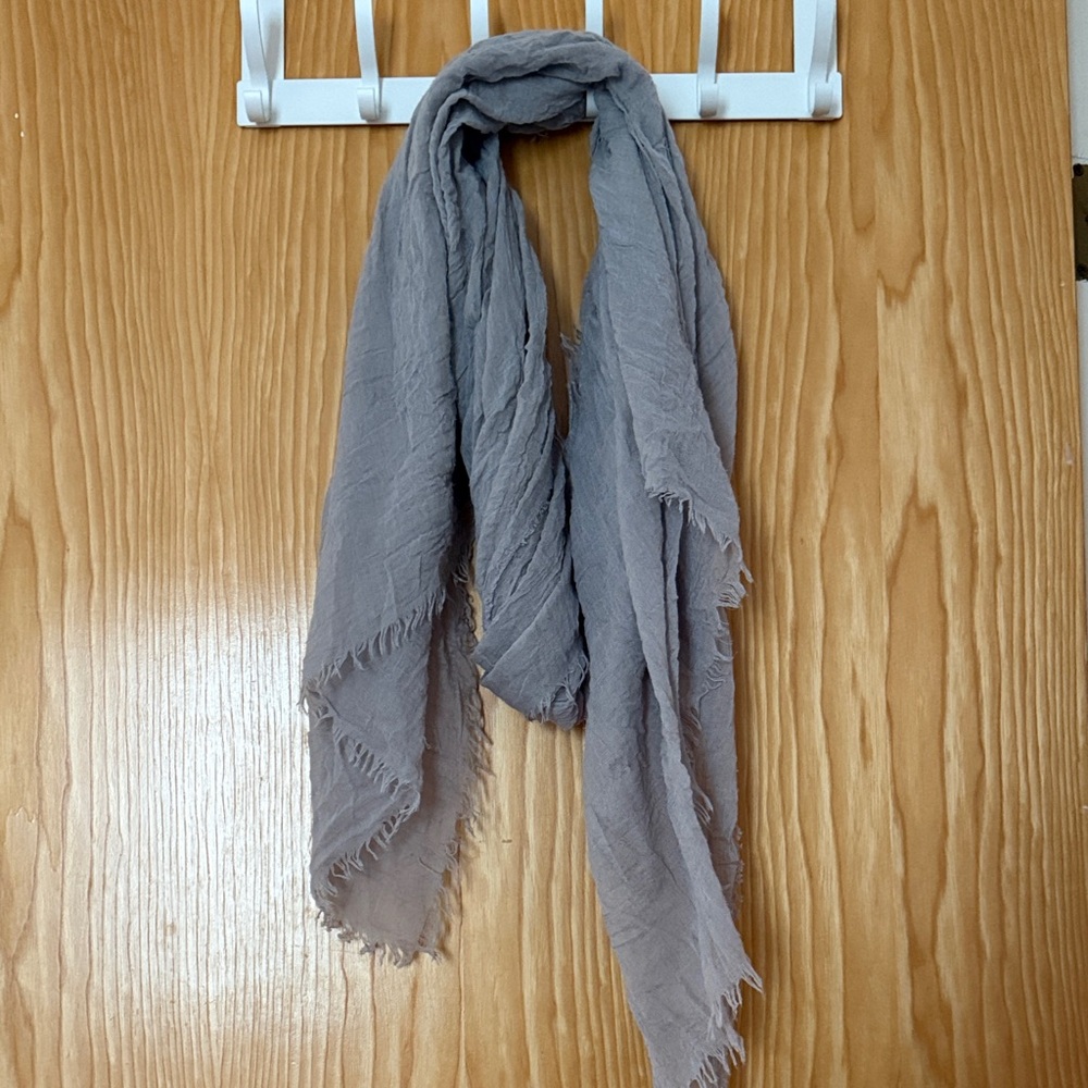 Grey scarf